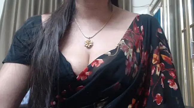 desi-maisa130 online show from December 5, 10:45 pm