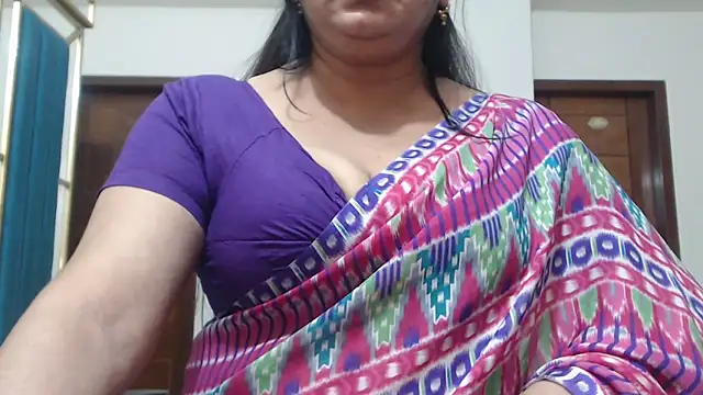 Snapshot of desi-maisa130 chatting on May 18, 5:19 pm desi-maisa130 online show from May 18, 5:19 pm
