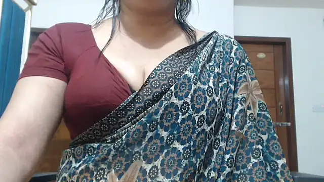 Snapshot of desi-maisa130 chatting on May 22, 4:34 pm desi-maisa130 online show from May 22, 4:34 pm