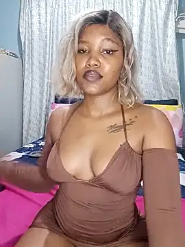 Snapshot of charmainexxx chatting on February 23, 7:17 pm charmainexxx online show from February 23, 7:17 pm