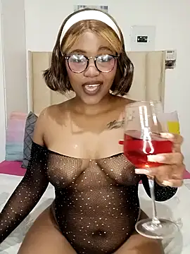 charmainexxx online show from December 3, 10:41 pm