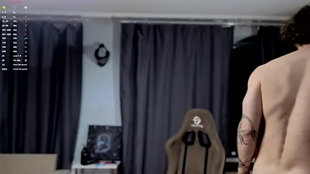 pleasure8869 online show from October 28, 8:18 am