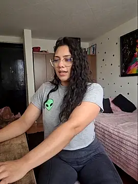 Thaliacooper  online show from May 26, 4:58 pm