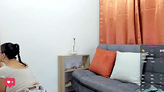 Snapshot of _AllisonSweet_ chatting on March 5, 1:21 am AllisonSweet online show from March 5, 1:21 am
