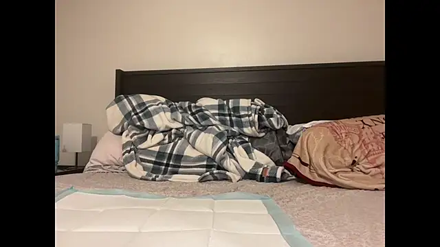 QueenLolaX online show from October 11, 4:01 am