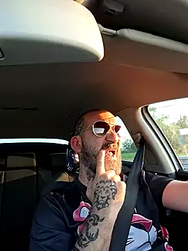 Snapshot of teddy79good chatting on October 17, 3:47 pm teddy79good online show from October 17, 3:47 pm