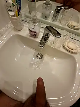 Snapshot of teddy79good chatting on October 21, 4:30 pm teddy79good online show from October 21, 4:30 pm