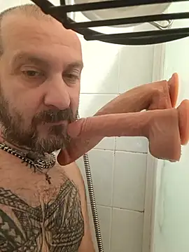 Snapshot of teddy79good chatting on December 22, 5:10 pm teddy79good online show from December 22, 5:10 pm