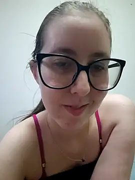 Snapshot of Sarah459 chatting on February 18, 6:37 pm Sarah459 online show from February 18, 6:37 pm