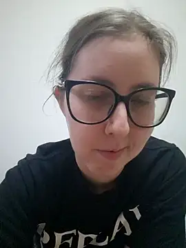 Snapshot of Sarah459 chatting on February 27, 5:35 pm Sarah459 online show from February 27, 5:35 pm