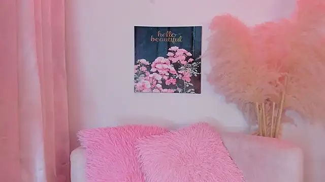 msschloee  online show from July 11, 6:54 pm