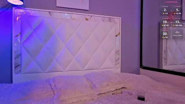 Megan Do Santos online show from February 20, 2:50 pm