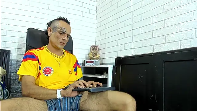 GeorgeZarrate online show from June 17, 10:21 pm