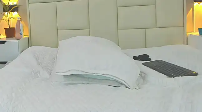 angel adamx online show from February 8, 9:13 am