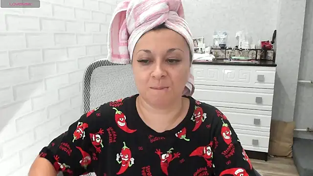 TeasyLana online show from August 6, 8:16 am