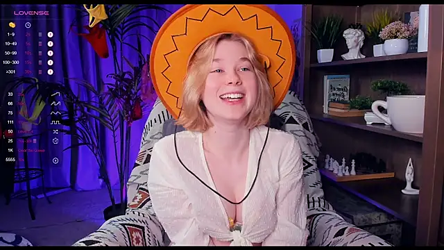Snapshot of PollyHathor chatting on December 27, 3:42 am PollyHathor online show from December 27, 3:42 am
