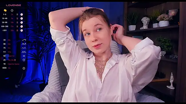 Snapshot of PollyHathor chatting on January 13, 1:45 am PollyHathor online show from January 13, 1:45 am