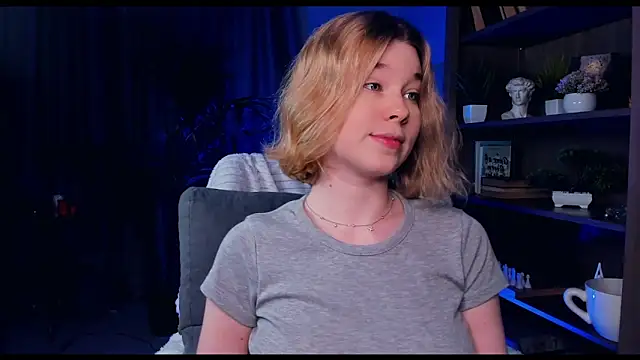 Snapshot of PollyHathor chatting on January 20, 1:28 am PollyHathor online show from January 20, 1:28 am