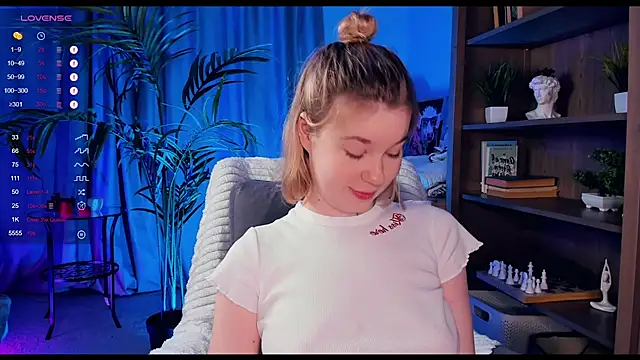 Snapshot of PollyHathor chatting on February 22, 1:22 am PollyHathor online show from February 22, 1:22 am