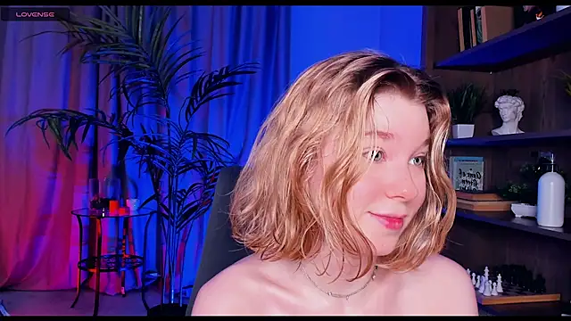 Snapshot of PollyHathor chatting on March 2, 1:47 am PollyHathor online show from March 2, 1:47 am