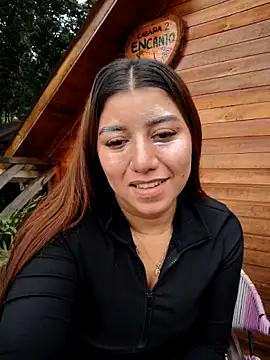 Snapshot of caro_sweett chatting on March 13, 12:45 pm caro sweett online show from March 13, 12:45 pm