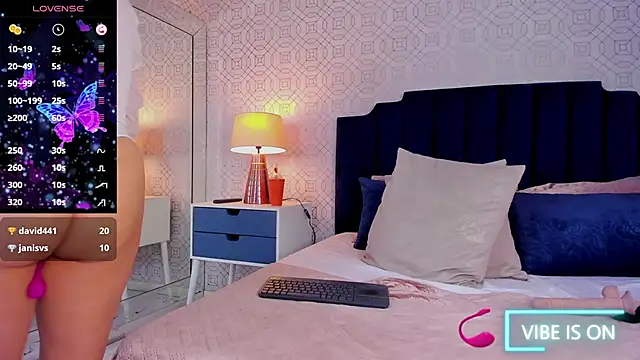 Snapshot of Luna18Pink chatting on February 20, 6:02 pm Luna18Pink online show from February 20, 6:02 pm