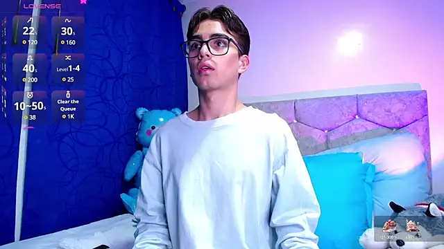 OwenBluee online show from February 1, 3:41 am