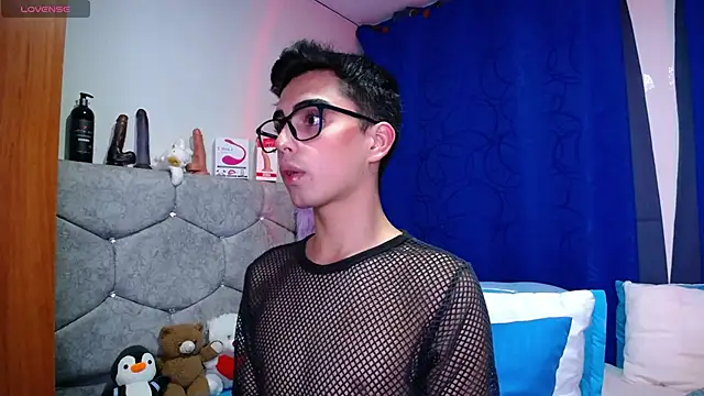 OwenBluee online show from September 30, 1:10 am