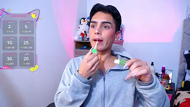 OwenBluee online show from November 25, 5:29 am