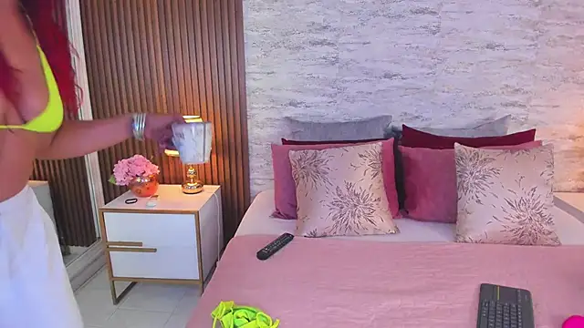 AndreaPink2024 online show from October 18, 12:50 pm