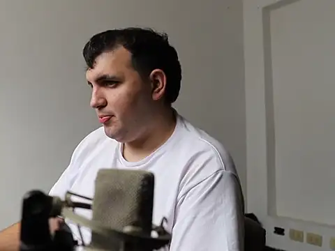 zekefotoslive online show from December 22, 7:22 pm