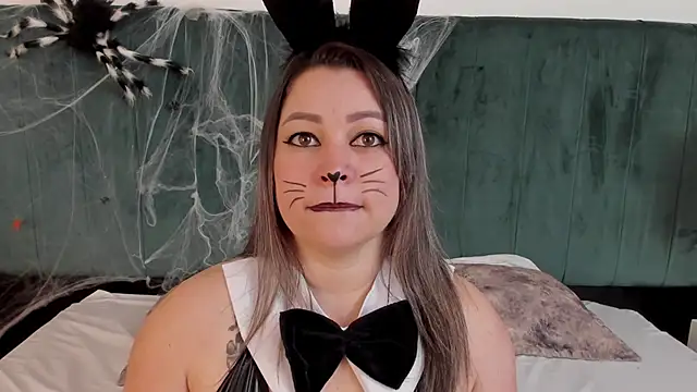 PandoraB  online show from October 30, 11:55 am