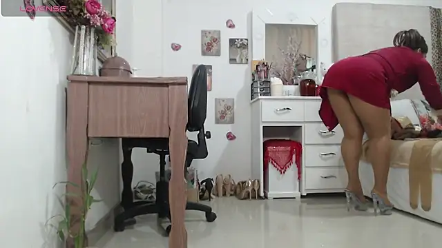 Jadeee  online show from June 1, 8:21 pm