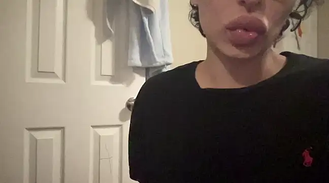 myloveforyouu online show from December 23, 2:02 am