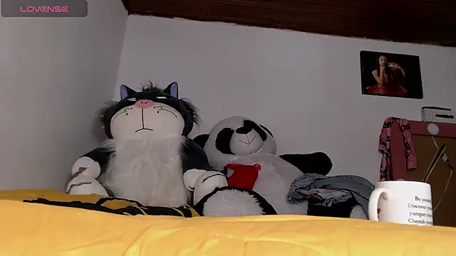 Snapshot of minene_mikami chatting on November 21, 5:11 pm minene mikami online show from November 21, 5:11 pm