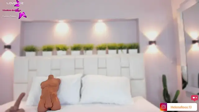 HelenaRoos online show from February 6, 7:50 pm