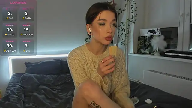 Tune Godness online show from December 18, 6:35 pm