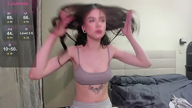 Tune Godness online show from February 18, 7:09 pm