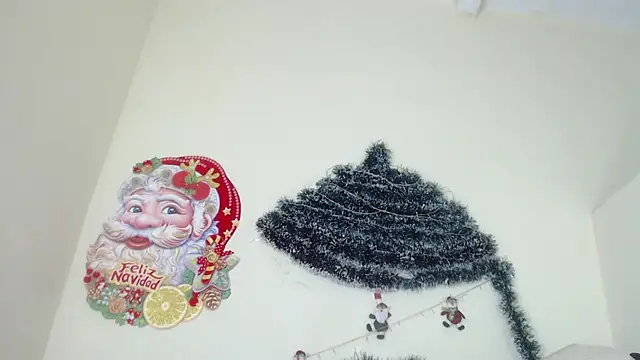 Snapshot of Luluu_08 chatting on December 31, 6:57 pm Luluu 08 online show from December 31, 6:57 pm