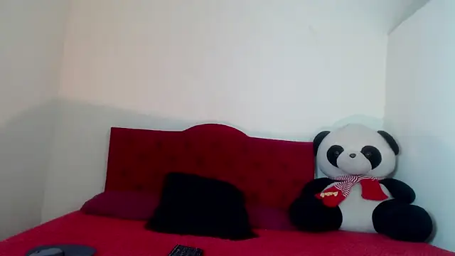 Snapshot of Luluu_08 chatting on February 4, 1:59 pm Luluu 08 online show from February 4, 1:59 pm