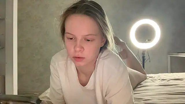 Snapshot of wrenlie chatting on July 2, 8:04 pm wrenlie online show from July 2, 8:04 pm