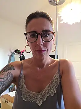 Klamsine online show from June 18, 4:46 am