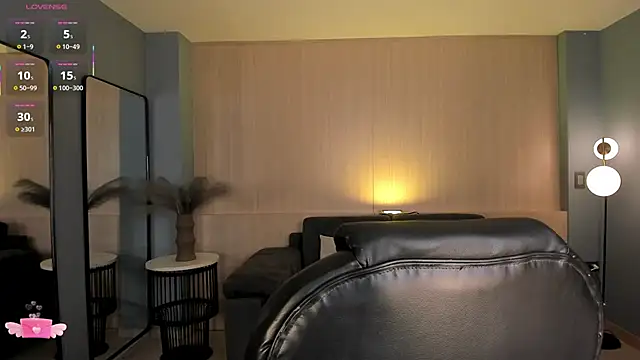 Snapshot of ArianaDumont chatting on September 29, 11:37 am ArianaDumont online show from September 29, 11:37 am