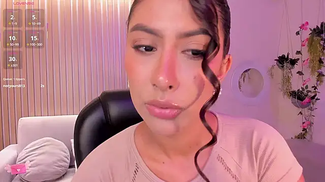 Snapshot of ArianaDumont chatting on October 11, 11:42 am ArianaDumont online show from October 11, 11:42 am