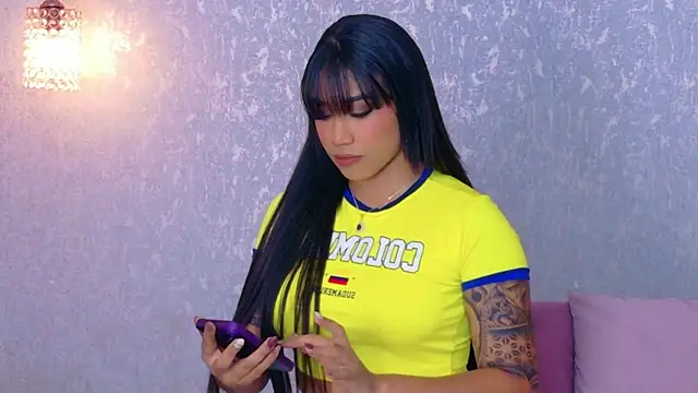 Snapshot of Salome_Diaz_ chatting on June 28, 5:13 am Salome Diaz online show from June 28, 5:13 am