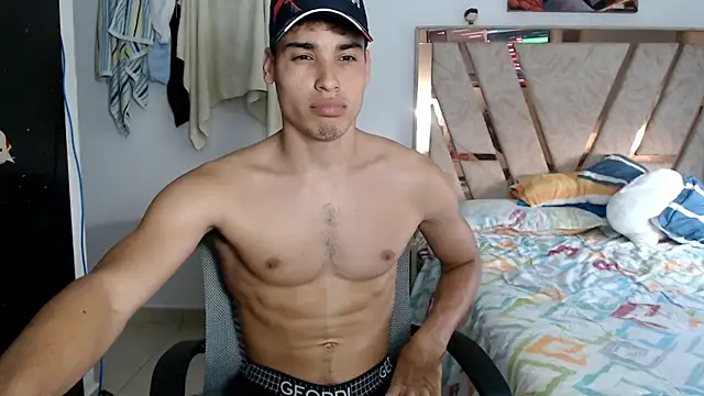 Snapshot of Babylin77 chatting on February 24, 10:30 pm Babylin77 online show from February 24, 10:30 pm