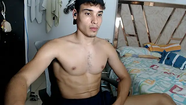 Snapshot of Babylin77 chatting on March 8, 5:44 am Babylin77 online show from March 8, 5:44 am