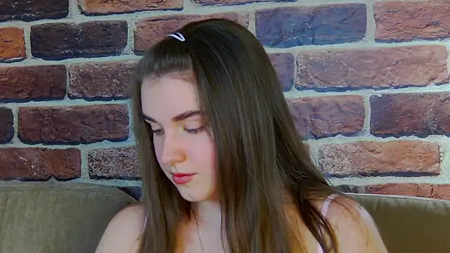 Sofia Hugs online show from March 21, 5:16 pm