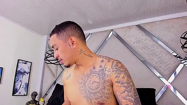 Damian09  online show from January 9, 9:05 pm