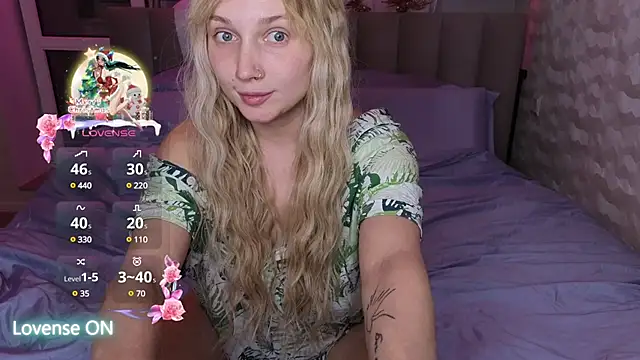 GoodGirl0024 online show from February 19, 8:20 pm